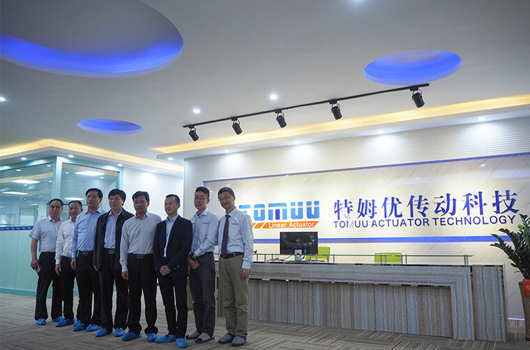 蘭考縣政府來電動(dòng)推桿廠家進(jìn)行考察 蘭考縣政府來電動(dòng)推桿廠家進(jìn)行考察